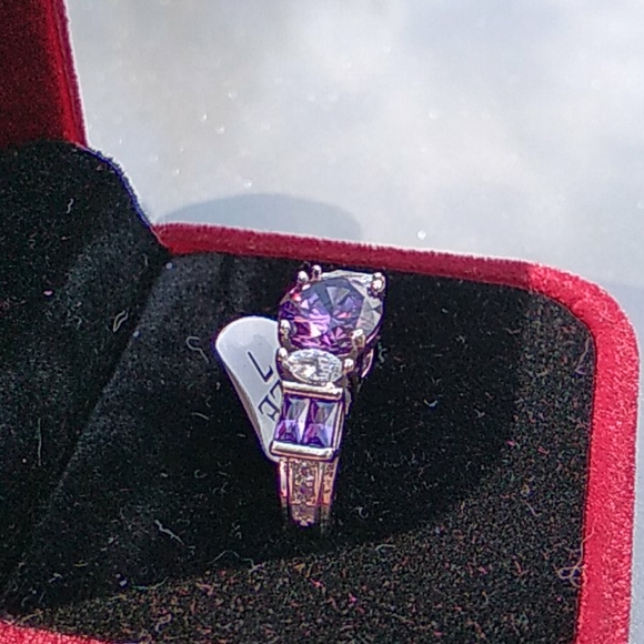 Amethyst and created diamonds ring - Picture 8 of 9